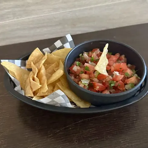 Pico de Gallo & Chips